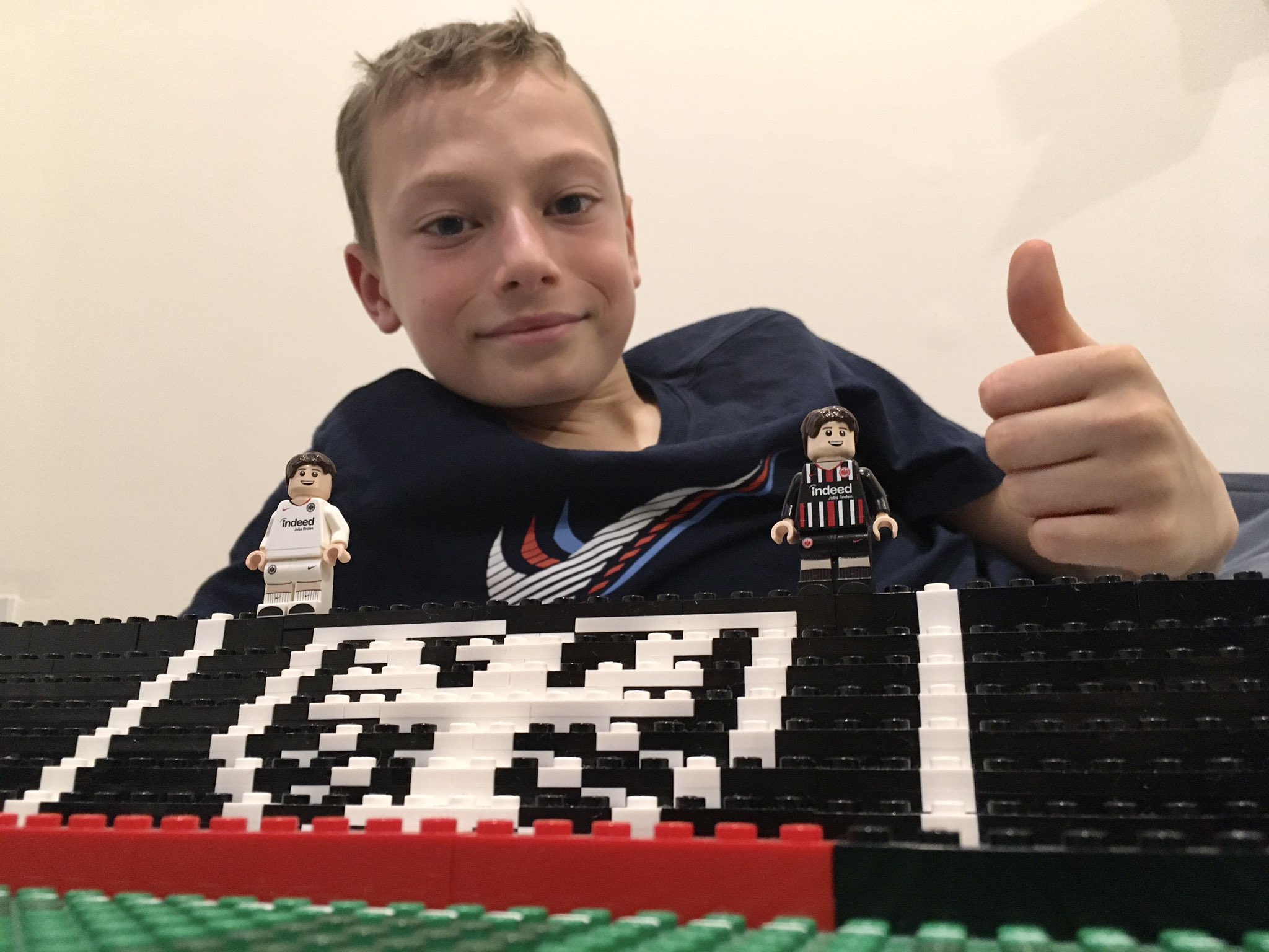 Le Meilleur du Football on X: Passionné de football et de Lego, Joe Bryant  (14 ans) a reproduit en Lego les stades de Bundesliga 😍🇩🇪 Bravo à lui 👌  (📷@AwayDayJoe_)  /