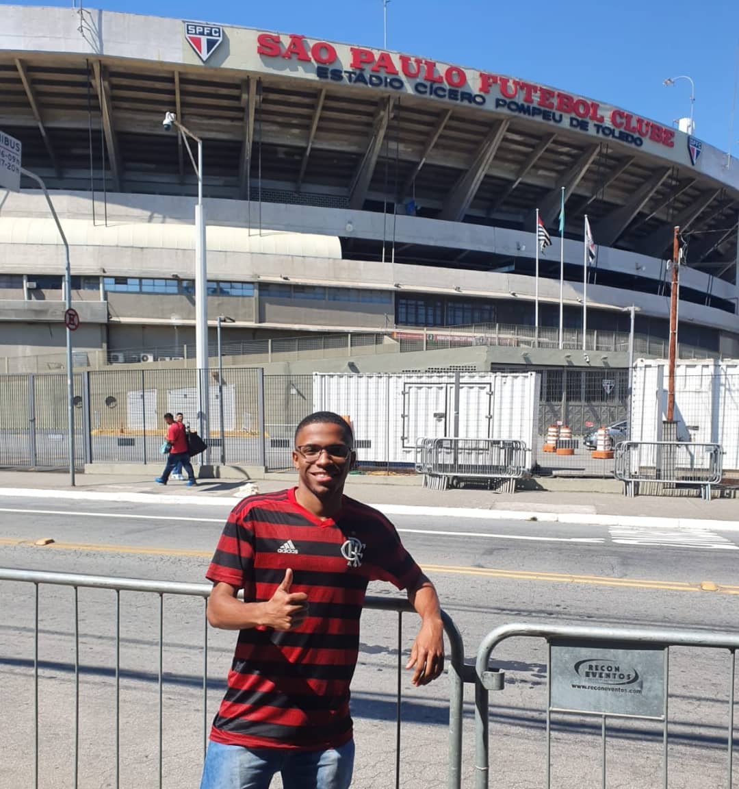 euPettuty's tweet photo. Feliz aniversário flamengo, obrigado por todos os momentos que vc ja me proporcionou, vamos por mais EU TE AMO ❤🖤 https://t.co/sCJfZrH5zf