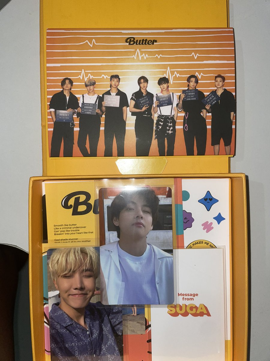 MagicShopPh0613's tweet photo. Butter album Cream version 
J-Hope Photocard
Taehyung Weverse POB
Suga Message Card

price:₱1,100 (set)

•full inclusion except qr. 
•w/ folded poster
•open for dp
•mint condition

🏷 bts photocard pc ph onhand https://t.co/8P5UISZP6u