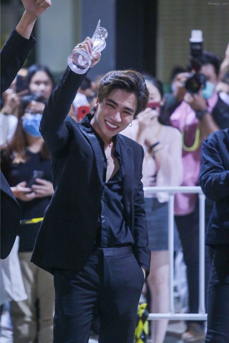 บนโลกใบนี้อาจจะมีคนเก่งมากมายดีมากมายน่ารักมากมายหล่อมากมาย
แต่เพราะเธอมีแค่คนเดียวในโลกเธออาจจะเก่งในแบบของเธอน่ารักหล่อและดีในแบบของเธอส่วนสำหรับเราเธอนะเธอคือที่สุดแล้วเธอเก่งที่สุด แสนดีที่สุด น่ารักที่สุด หล่อที่สุดแล้ว ppe 🖤
#PerthTanapon
#KDPPE