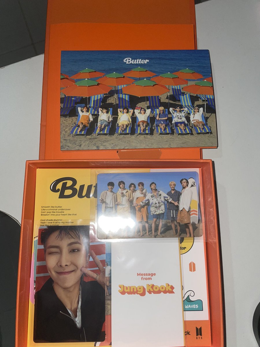 MagicShopPh0613's tweet photo. Butter album Peach version 
OT7 Photocard
Namjoon Japan FC POB
Jungkook Message Card

price:₱1,200 (set)

•full inclusion except qr. 
•w/ folded poster
•open for dp
•mint condition

🏷 bts photocard pc ph onhand https://t.co/xsFUs0Po5k