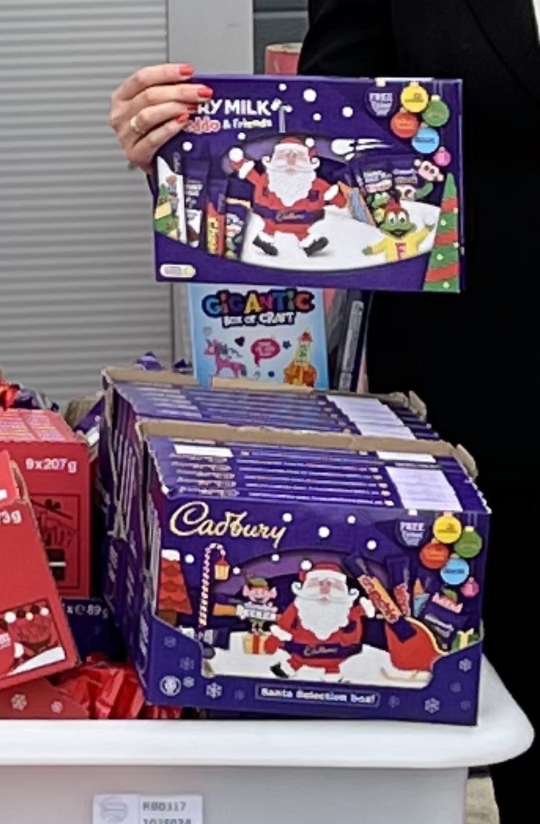 That’s a lorra lorra chocolate! This morning we donated 500 selection boxes, + new pjs,socks &amp; toys to <a href="/GlosBundles/">Glos Bundles</a>. Every child deserves a special Christmas Day -this charity makes sure they get it. #community❤️<a href="/McDonaldsUKNews/">McDonald's UK News</a>   <a href="/GloucesterBID/">GloucesterBID</a>