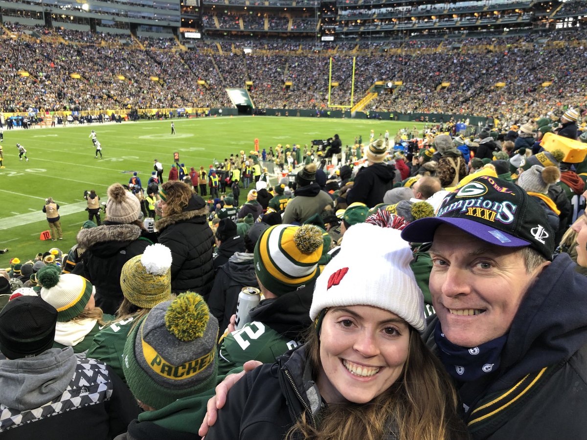 Quality time with daughter 👍🏼 Snow falling 👍🏼 Rodgers vs Wilson 👍🏼 Packers win with a shoutout 👍🏼                     #lambeaunevergetsold