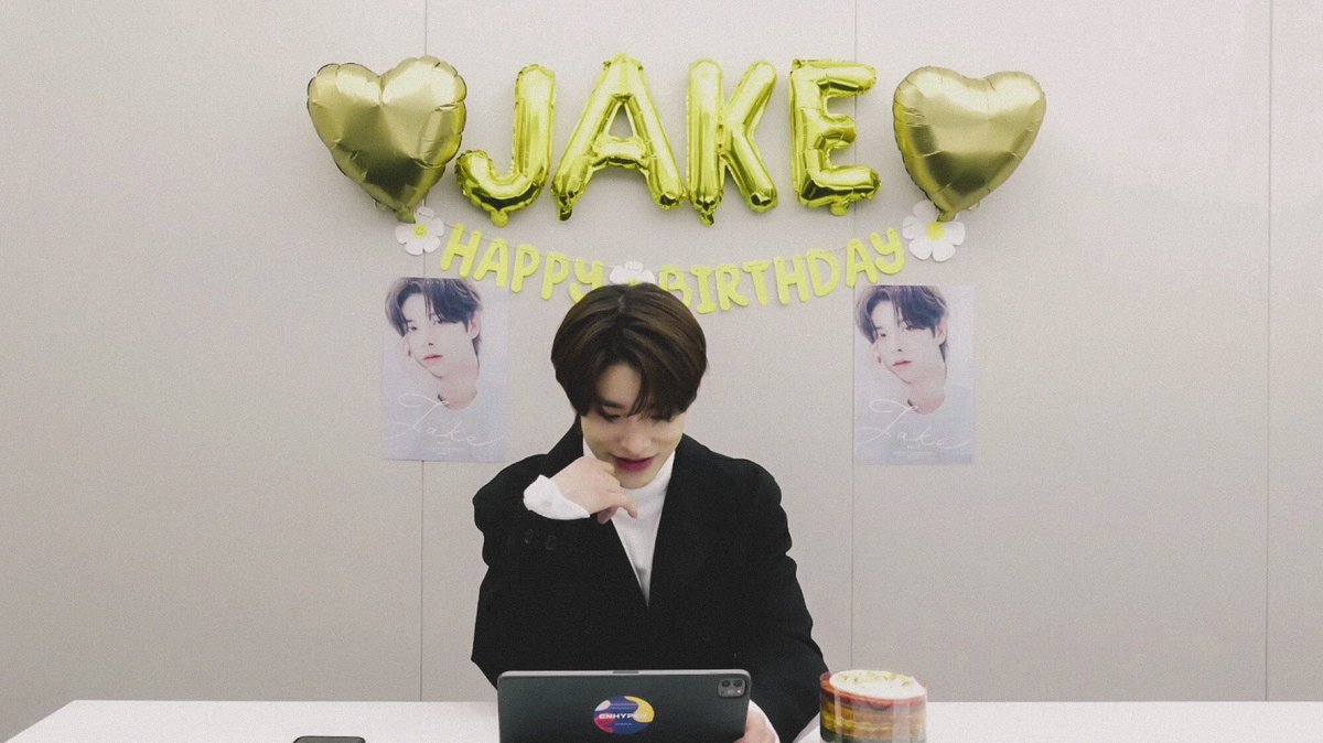 enhyfilm's tweet photo. jake’s birthday vlive ✮ #jake #제이크 https://t.co/1ciUGP8SNb