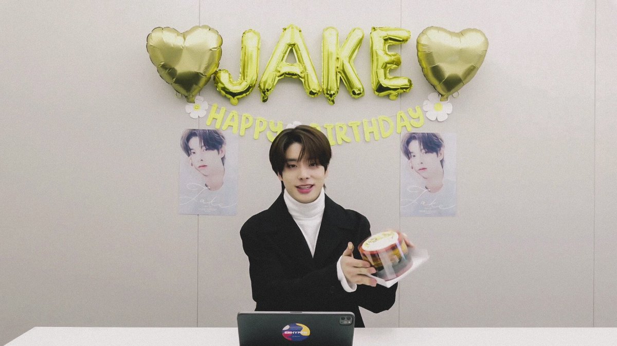 enhyfilm's tweet photo. jake’s birthday vlive ✮ #jake #제이크 https://t.co/1ciUGP8SNb