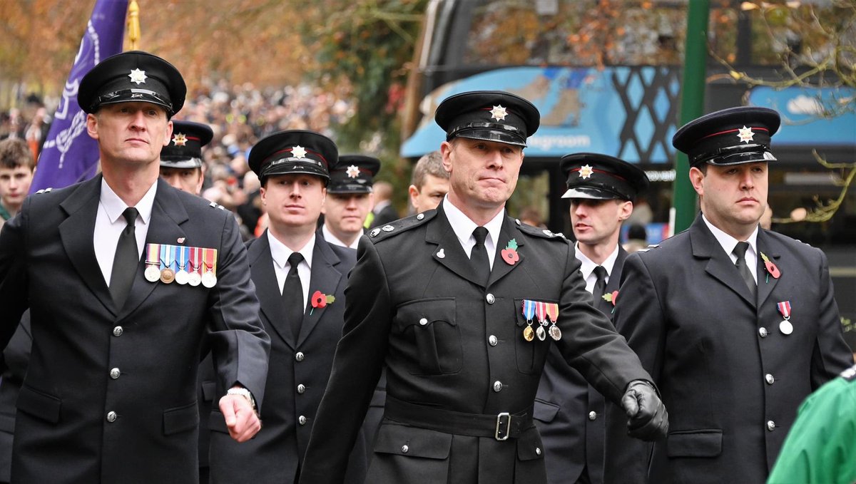 WMFSCanley's tweet image. Firefighters from @WMFSCanley ,@WMFSCoventry, @WMFSFoleshill and @WMFSBinley attended yesterday’s Remembrance Parade at the memorial park. Great to be back! Thanks to @johncoles55 for the photos. #RemembranceDay #LestWeForget