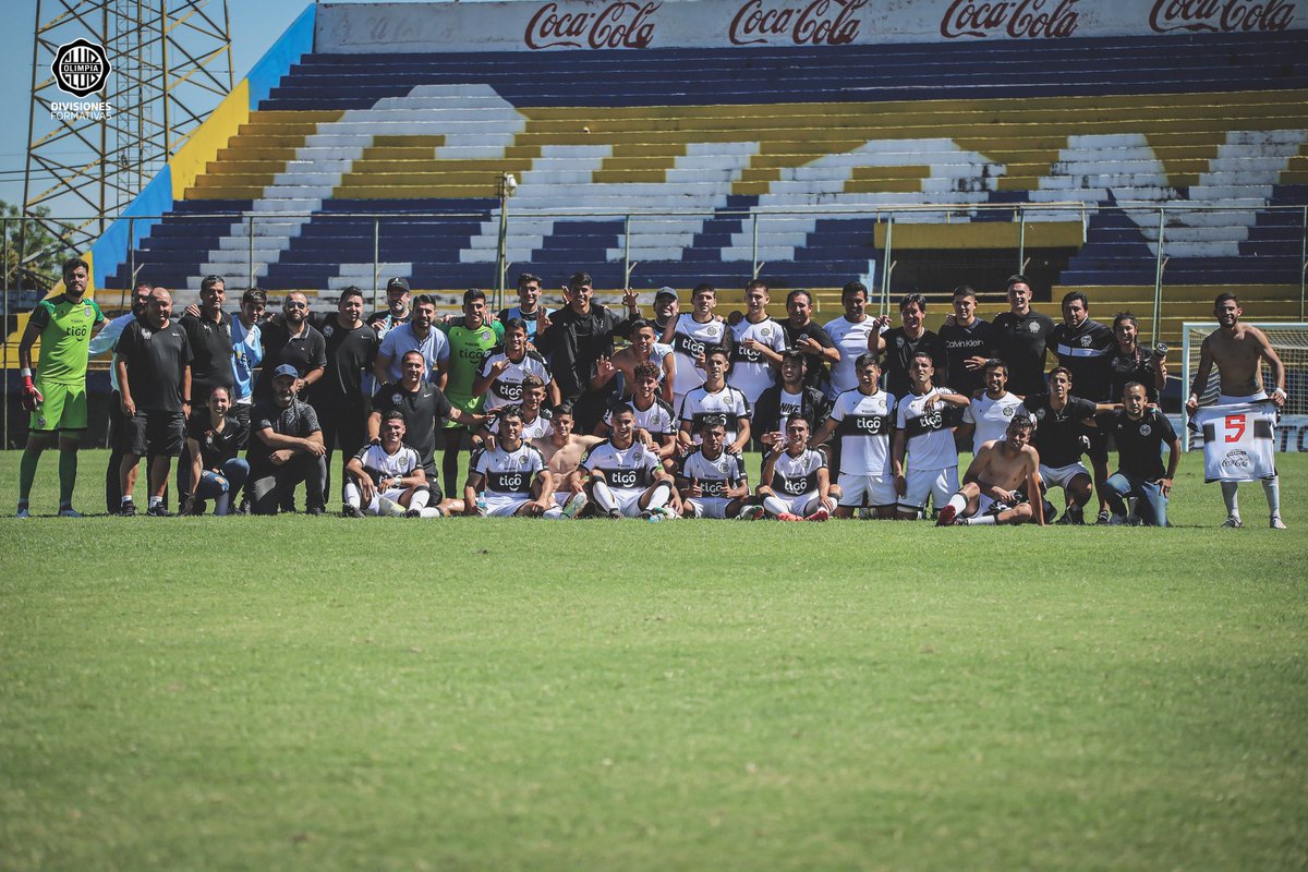 FormativasO's tweet photo. El orgullo de ver crecer y consolidar sus sueños a nuestros jugadores.

Día a día.
Trabajo serio con profesionales que se dejan absolutamente todo.

¡Salud, @elClubOlimpia!

¡Campeón INVICTO en la Reserva!

LA MEJOR CANTERA DEL PAÍS.

#NuestroClubNuestraEsencia ⚪⚫⚪ https://t.co/xU0UsHQvuJ