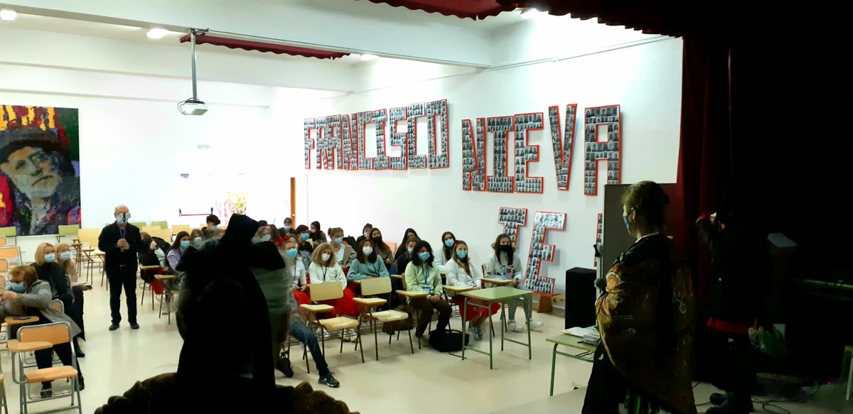 IES_FNieva's tweet photo. Compartir experiencias para aprender. Una semana intensa de Intercambio @IES_FNieva #Valdepeñas #Spain #Poland #sp231 #Warsaw #FSE https://t.co/1FDHj1q3Ki