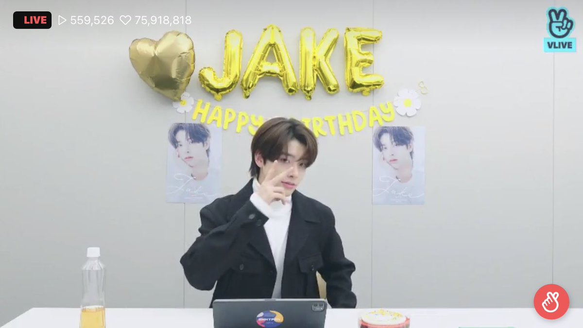 jakewonluver's tweet photo. happy birthday my love, ily🥺❤️ https://t.co/rl9Nl15cw1