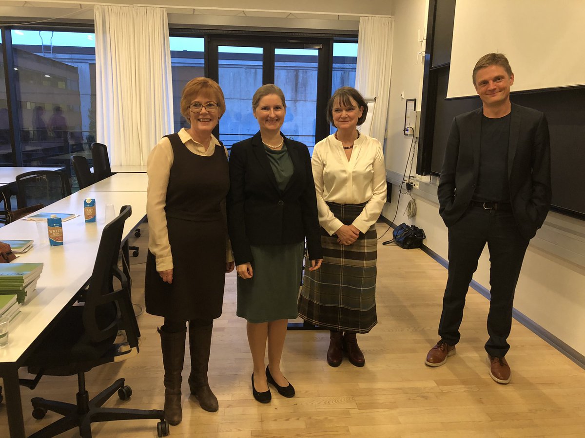 FOF research unit (@fof_research) on Twitter photo Woop woop - congrats to <a href="/H_Nikolajsen/">Helene Nikolajsen Håkansson</a> with completing har PhD defense!! Well done 🍾💪🏻🎈🎉 Woop woop - congrats to <a href="/H_Nikolajsen/">Helene Nikolajsen Håkansson</a> with completing har PhD defense!! Well done 🍾💪🏻🎈🎉