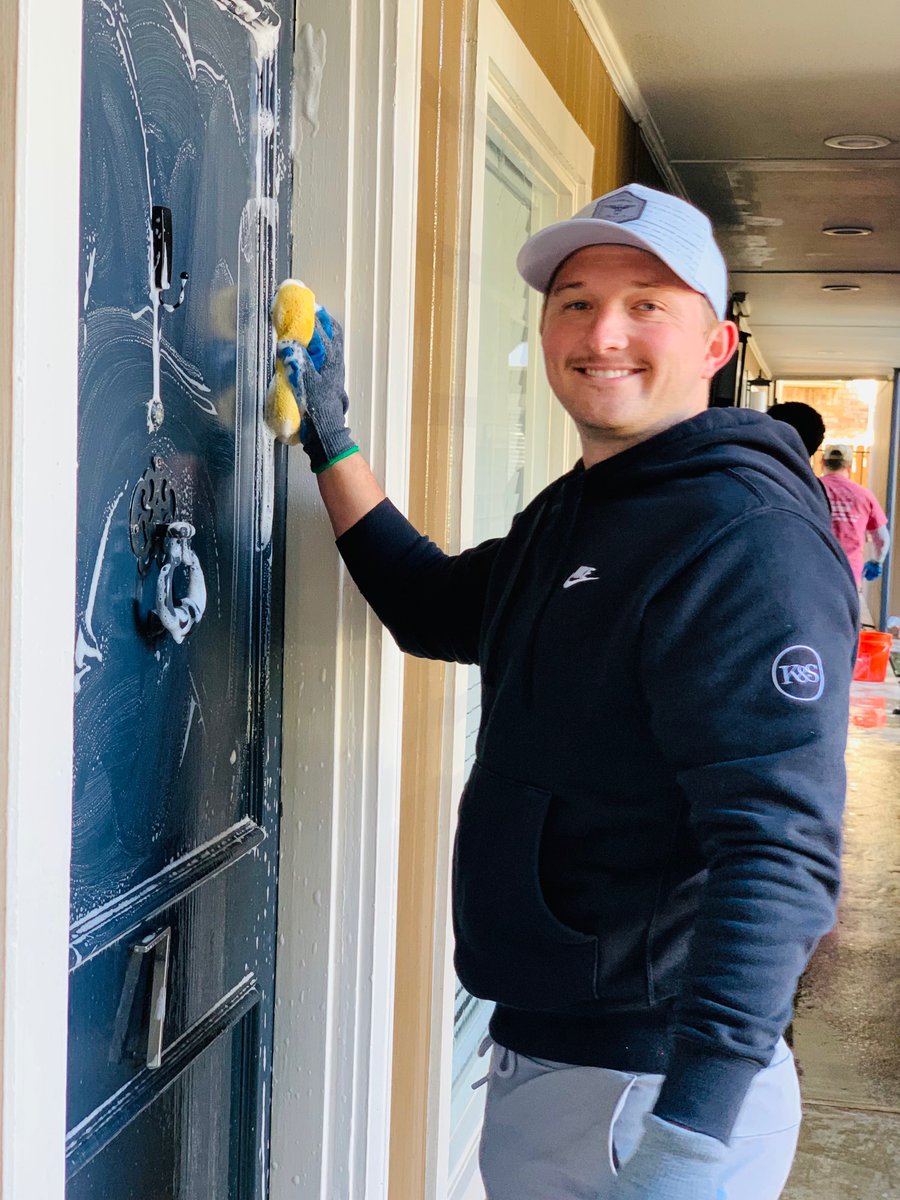 HoustonLRev's tweet photo. This past weekend, members from Boards 59 & 60 volunteered at A Shelter for Cancer Families and The Beacon of Downtown Houston as a part of our fall 2021 HLR Day of Service.
#houstonlawreview #lawreview #uhlaw #giveback #community #lawschoollife https://t.co/kJ4UtKei7L