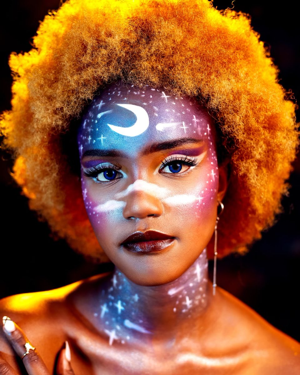 TAKIEMOTO's tweet photo. Galaxy graphic makeup inspo! 🔮💫
https://t.co/tcK4Uv9vI0 

#styleinspo #styleblogger #beautybloggers #shimmer #highlighterpalette #glowup #makeupartistsworldwide #undiscovered_muas #takiemotocosmetics #makeupoftheday https://t.co/5YxRPtgzgc