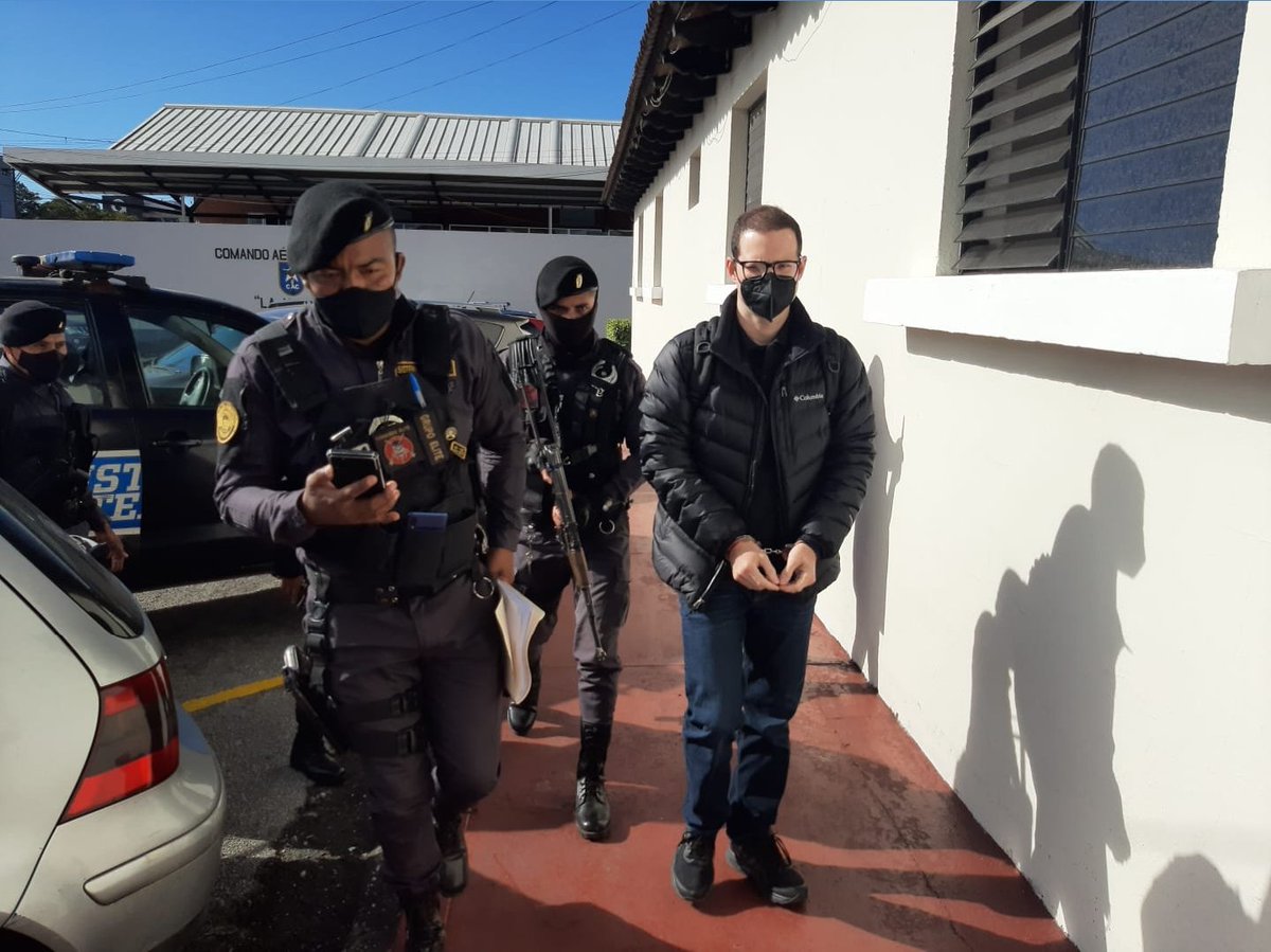 manuelale69's tweet photo. #CasoMartinelli #Urgente Para hoy será la extradición de Luis Enrique Martinelli Linares, se encuentra en la Fuerza Aérea https://t.co/j4gjMZ8P7x
