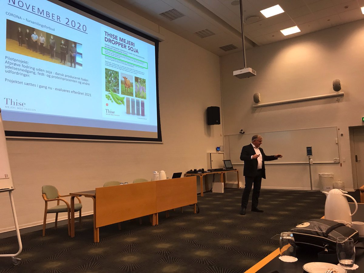 Adm. direktør Poul Pedersen, Thise Mejeri, om andelshavernes arbejde med at udfase importeret soja og erstatte den med lokalt produceret foder i løbet af 2023. Indlæg på Mejeriforeningens Medlemsmøde i Silkeborg i dag.

#dkgreen #dkmejeri