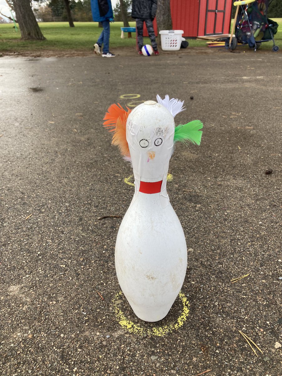 Matulisj's tweet photo. #PhysEd turkey shoot out #peoutside @CoachPtown @GlengaryPE https://t.co/B69dDnjwc3