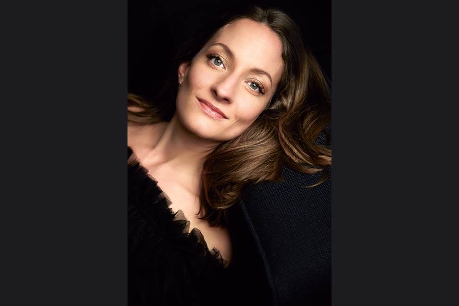 Musikverein's tweet photo. #Abendlektüre
Mozarts Musik begleitet Christiane Karg seit frühen Kindertagen in besonderer Weise. Im Gespräch mit den „Musikfreunden“ erzählt die vielseitige Sopranistin aus Bayern davon.
#musikfreunde 📖 https://t.co/bwaEIGMZUT

➡️ 17. November
Tickets: https://t.co/73OQ3Da9eL https://t.co/3JX7cqwWfV