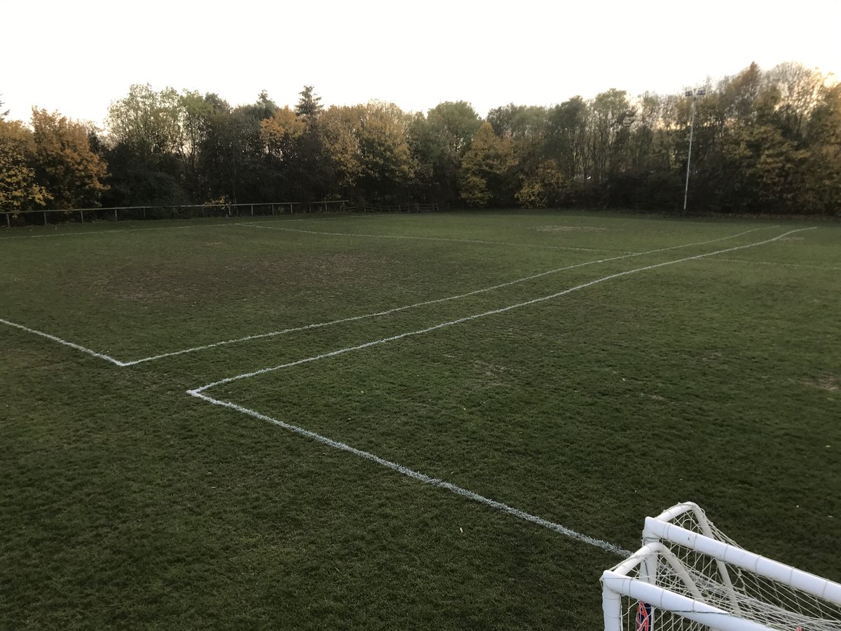 CarelFourie015's tweet image. No more cone’s to put down @AsfordbyFC Training area ⚽️⚽️⚽️  Good clean up with all the leafs gone!!!🍁🌱 Love @rigbytaylor XP paint with @HeadlandAmenity #clipless in 👌🏻@leicsfa @FootballGrf @nemmtweets #dothejobproperly #groundsman