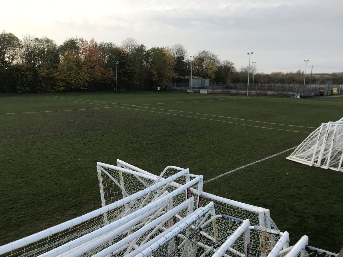 CarelFourie015's tweet image. No more cone’s to put down @AsfordbyFC Training area ⚽️⚽️⚽️  Good clean up with all the leafs gone!!!🍁🌱 Love @rigbytaylor XP paint with @HeadlandAmenity #clipless in 👌🏻@leicsfa @FootballGrf @nemmtweets #dothejobproperly #groundsman
