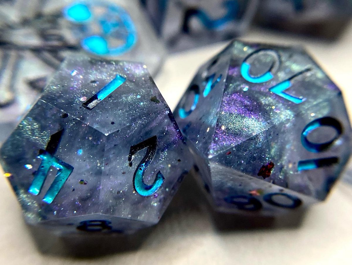 WitchDoctorDice's tweet photo. Finished up the set I made with @CritCastResin #dice #handmadedice #DnD #ttrpg https://t.co/3jkUl9PNez