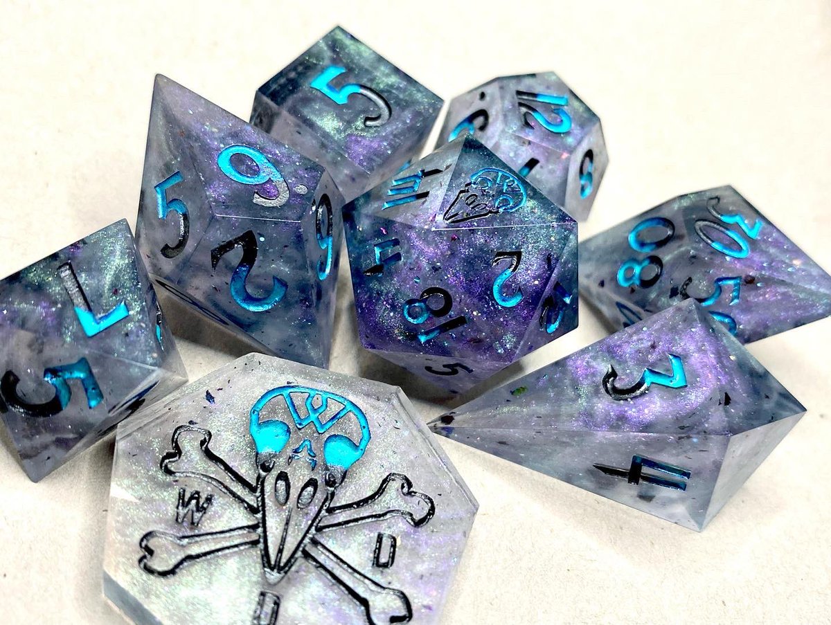 WitchDoctorDice's tweet photo. Finished up the set I made with @CritCastResin #dice #handmadedice #DnD #ttrpg https://t.co/3jkUl9PNez