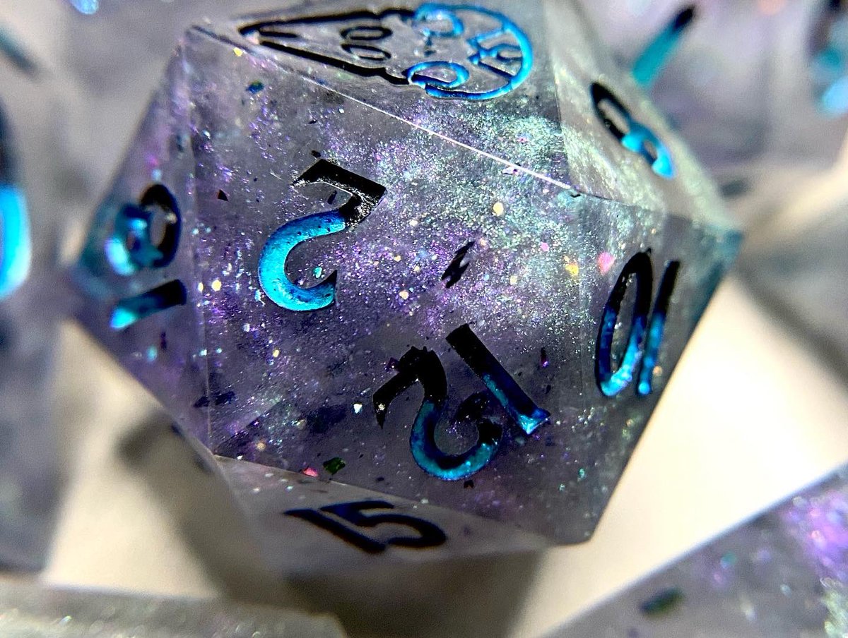 WitchDoctorDice's tweet photo. Finished up the set I made with @CritCastResin #dice #handmadedice #DnD #ttrpg https://t.co/3jkUl9PNez