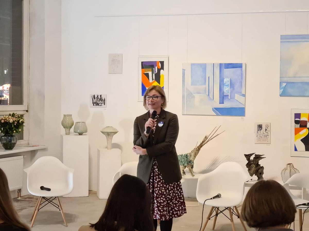 is_fem's tweet photo. November 12 was the opening of #SheIsScience exhibition and the panel discussion "Women in Science" with Ukrainian scientists who work in Germany.ย We are grateful to @MFA_Ukraine, the Consul General of Ukraine in Hamburg @ITybinka and the "Ukrainian Days" Center for support! https://t.co/008jJkXm8y