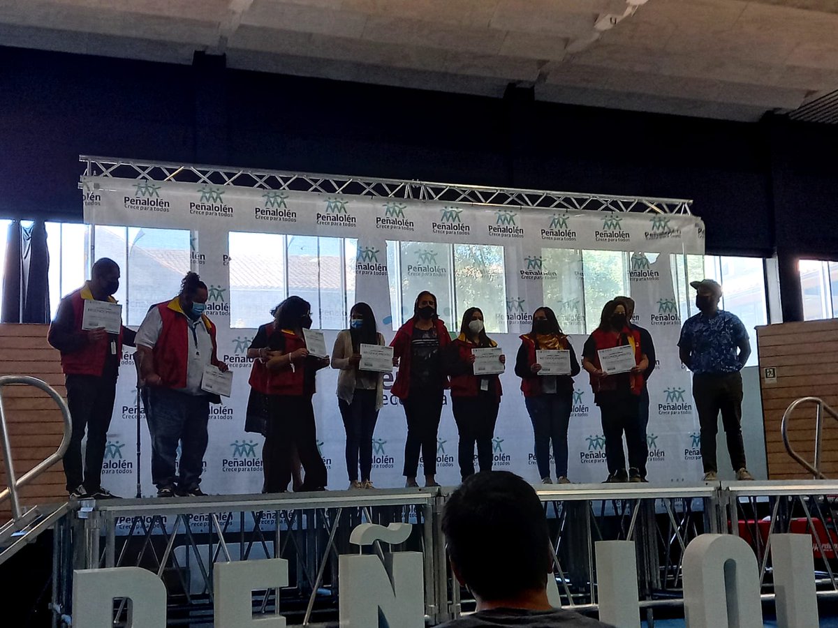 amanozfundacion's tweet photo. Gracias @penalolen @CarolinaLeitao por la confianza estos años en el programa de acompañamiento domiciliario que realizamos como @amanozfundacion en vuestra comuna. Nos alegra haber sentado las bases para que ustedes continuen trabajando en la temática de la soledad en mayores. https://t.co/fGmp6w305Z