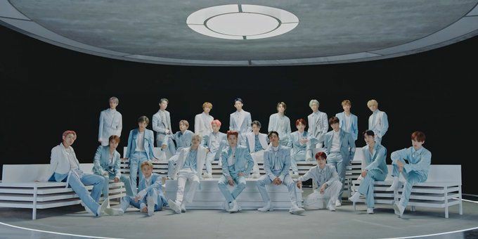 solshinekim's tweet photo. #NCT2021 U BE HURTING ME 

from this                                to this https://t.co/A094TXvZTi