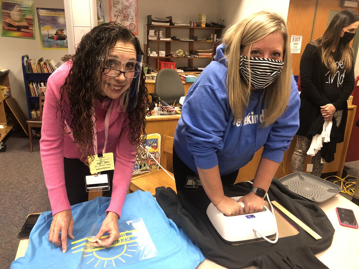 JennBarnes2020's tweet photo. Great way to start our Monday … staff making Motivational shirts together on Motivational Monday ! So much fun ! https://t.co/l996WOU81n