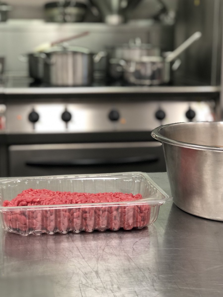 FalconDevChef's tweet photo. @NSMW cooking healthy meals is not only important, but also great fun. Whether traditional gas or efficient induction, convection or combination oven, our equipment @FalconFoodserv @LainoxAli @AliGroupFS will deliver #cateringforall to @keepitcooking1 @LACA_UK #NSMW https://t.co/8x2o7ksxGe