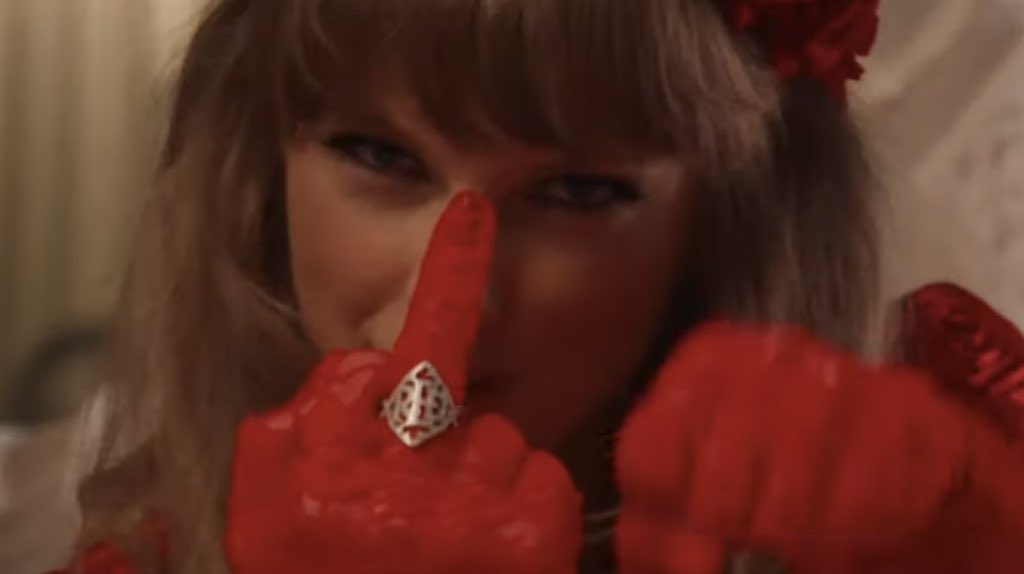 how it started:               how it’s going:
#IBetYouThinkAboutMe   #TaylorSwift   #RedTaylorsVersion