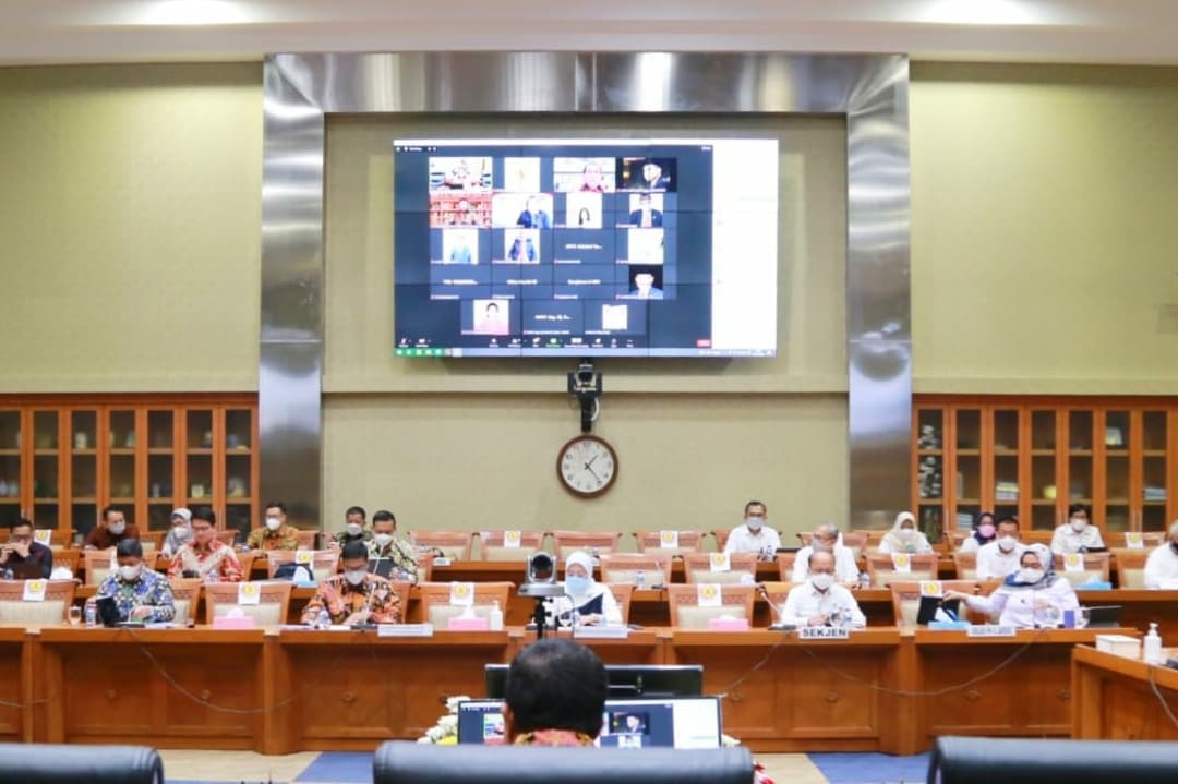Hari ini saya melakukan Rapat Kerja bersama BPJS Ketenagakerjaan dengan Komisi IX DPR RI.