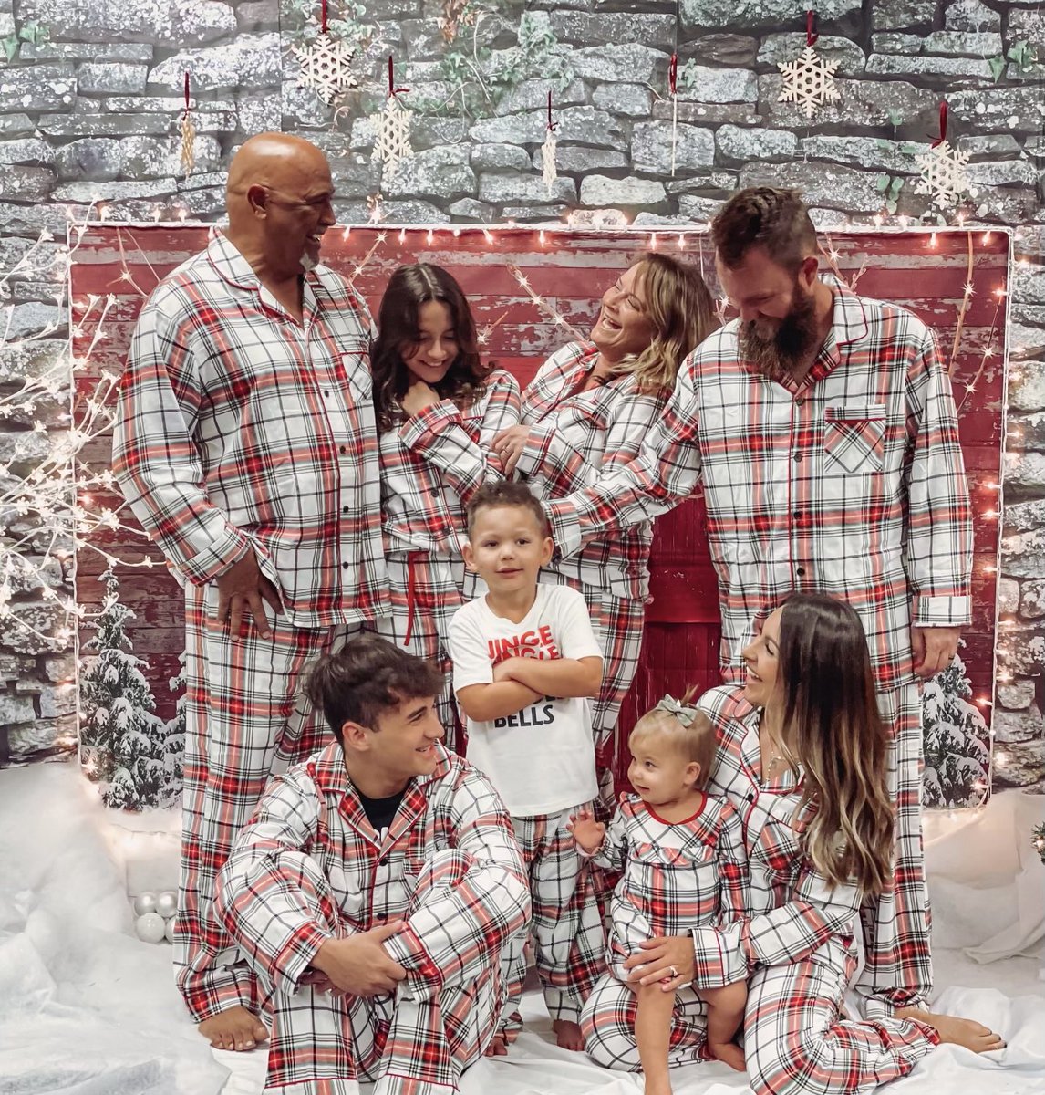 lawson_bce's tweet photo. Christmas 2021 #targetad @Target @Griffin_NPE https://t.co/IT8yW7zwEW