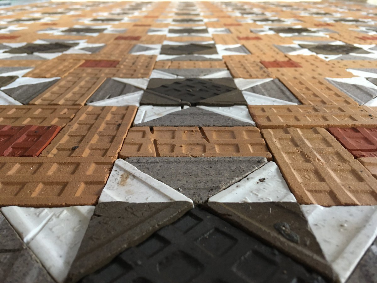 dcatalanjuan's tweet photo. #recuperacionolla #mosaic #nolla #sumacarcer #tallernolla #novafabricacionolla IG @mosaiconolla Restauració mosaic per a Barcelona, 8 m2 https://t.co/sXY4i4eFxm