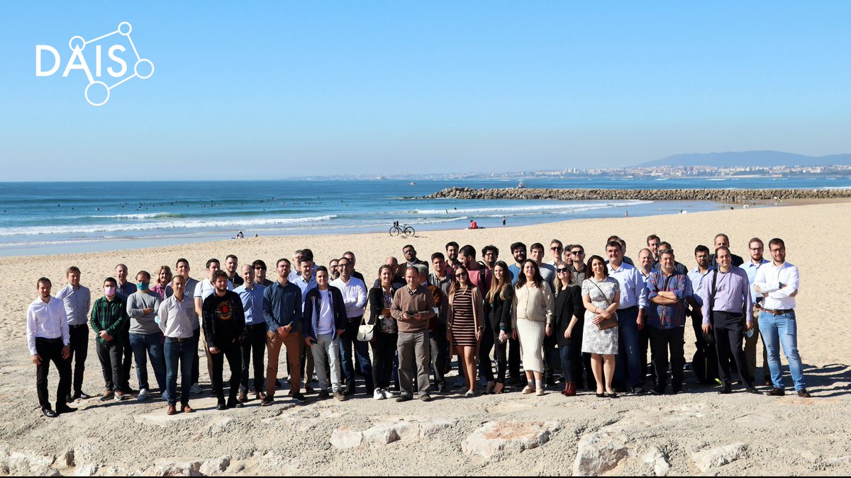 PDMFC's tweet photo. 🇪🇺 O @DaisEcsel reuniu em #Portugal, 47 parceiros oriundos de 11 países, em mais uma etapa no desenvolvimento de soluções de Computação Heterogénea de Alto Desempenho, centrada em Sistemas de Inteligência Artificial (#AI). 🤖
#pdmfc #EuropeanProject #DistributedAI #EdgeComputing https://t.co/yvuYNdCodV