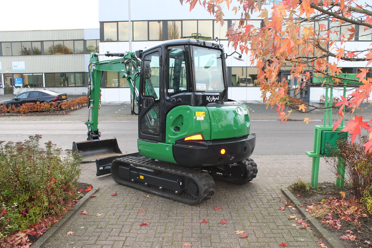 ABlijlevenBV's tweet photo. Afgelopen week is deze Kubota KX042-4a afgeleverd aan onze klant Glijnis. Wij wensen Glijnis veel werkplezier met de graafmachine!
#Kubota #kraan #graafmachine #mechanisatie #tuinenpark #Glijnis #Zoetermeer #ABlijlevenBV #Pijnacker https://t.co/VR1Tfyx9zC