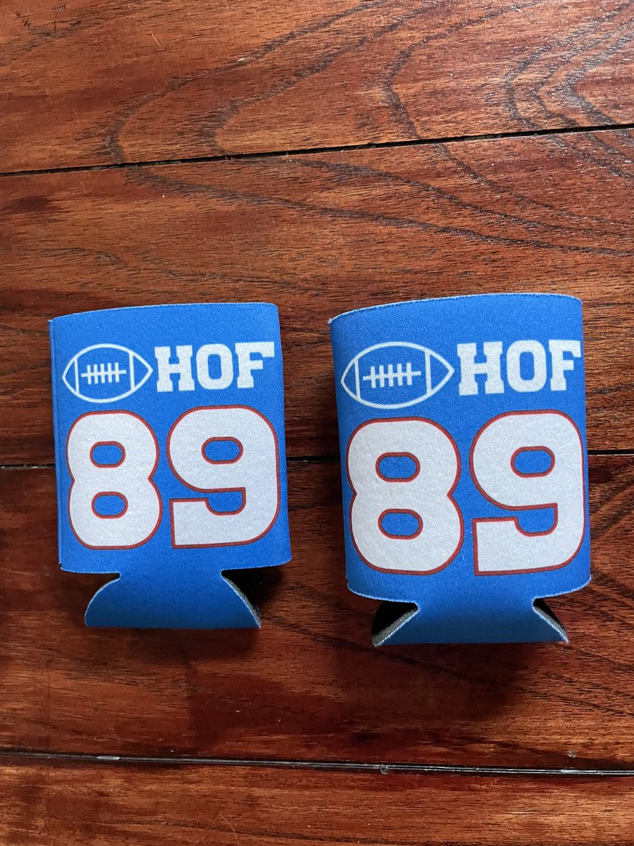 HOFSteveTasker's tweet image. #BILLSMAFIA  GIVEAWAY TIME!!

I’m giving away the following to ONE lucky Bills Fan: 

-Eric Moulds auto’d  card
-Jeff Wright auto’d card
-2 Tasker HOF koozies

All you have to do is:

1. Follow this account
2. Retweet this tweet

Winner announced Nov 21 before kickoff.

#GoBills