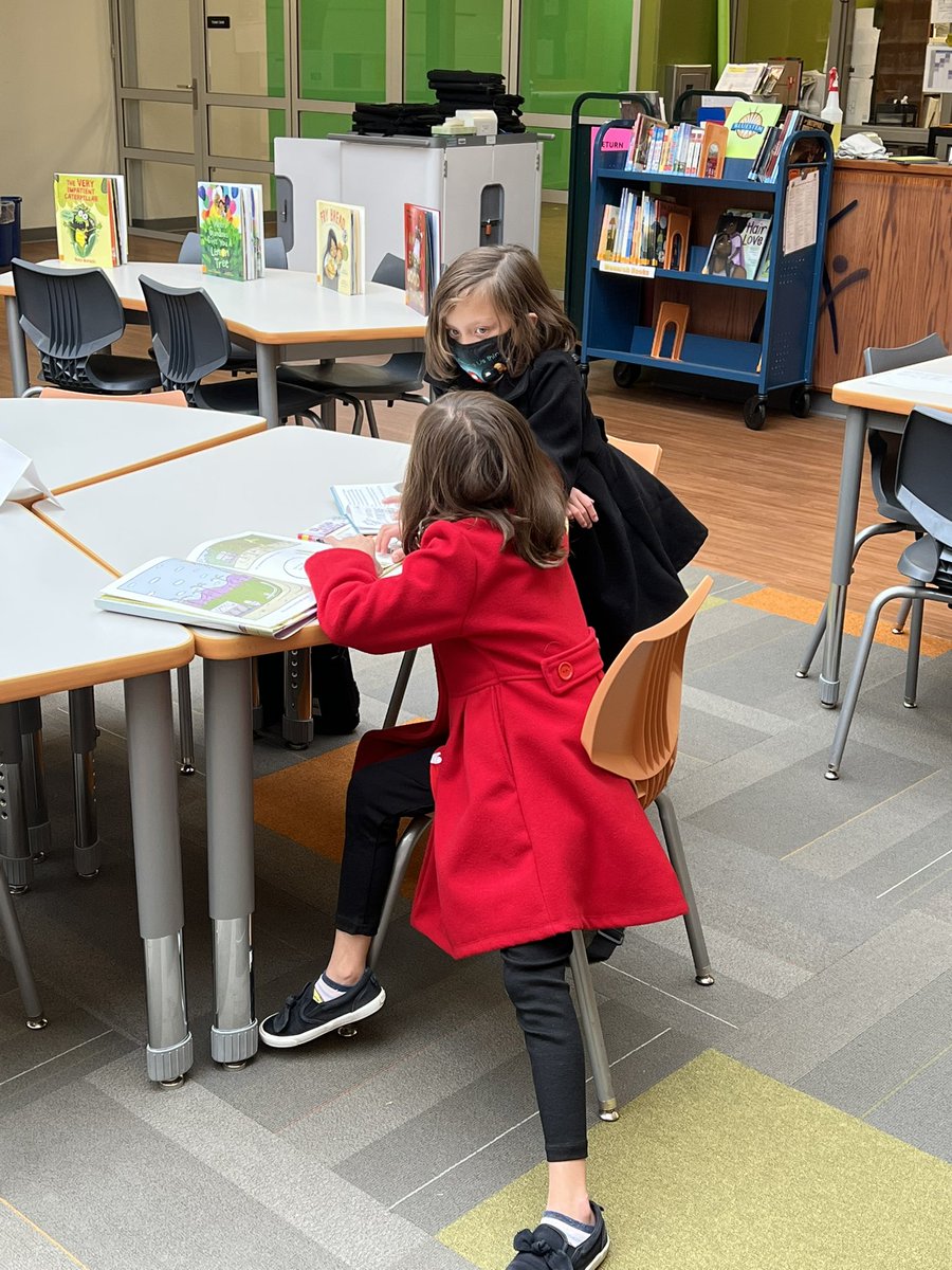ElsieJohnsonIC's tweet photo. Happy Monday! 📚@CCSD93 @EJPrincipalD93 https://t.co/YkHgYGbvWB