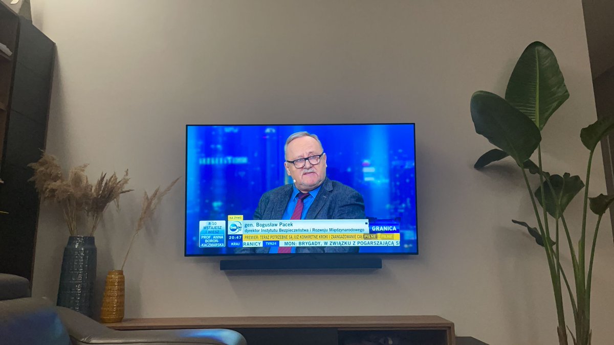 Dzięki za tak szeroki odzew po debacie w <a href="/tvn24/">tvn24</a> u red. <a href="/marcin_zaborski/">Marcin Zaborski</a> nt.problemów na polskiej granicy.