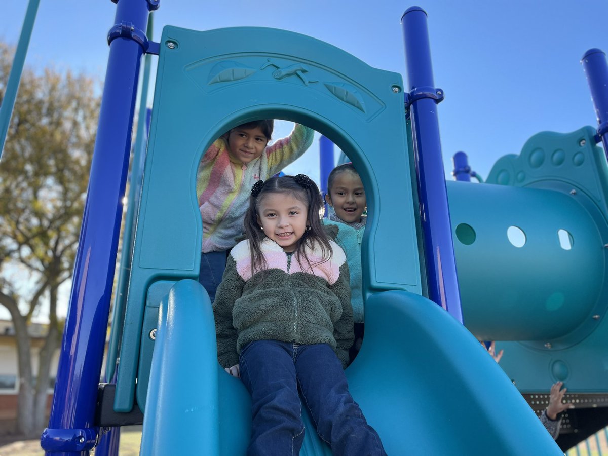 PIEwfisd's tweet photo. In February,@LamarElementary &amp; Partners In Education sought assistance from the community to give the students at Lamar a playground. In 5 days,the remaining $4000 was raised. Because of YOU,Lamar unveiled their playground on Friday. Thank you Wichita Falls. #iamWFISD #wfisdpie https://t.co/60a5j5injk