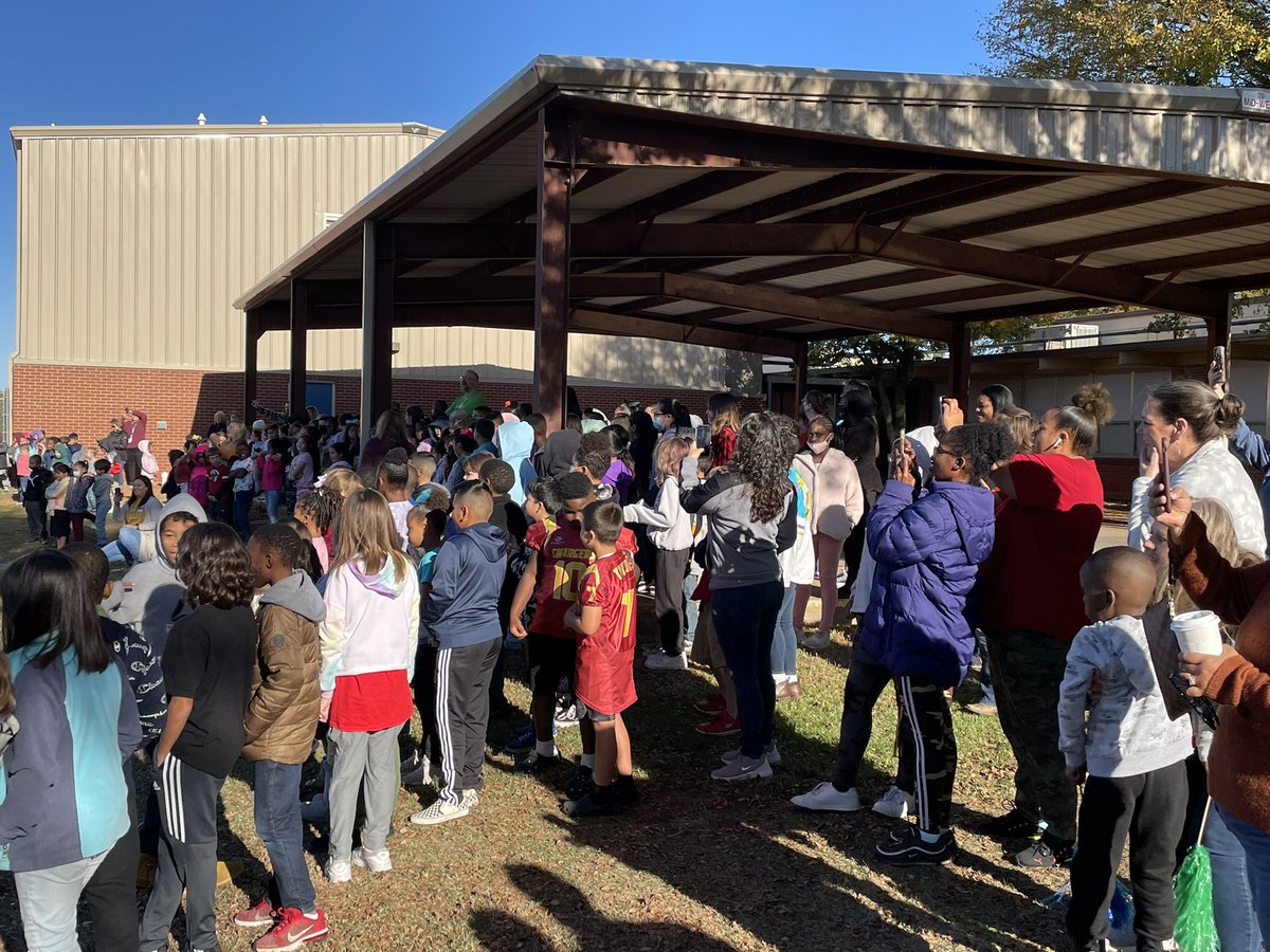In February,<a href="/LamarElementary/">Lamar Elementary</a> &amp; Partners In Education sought assistance from the community to give the students at Lamar a playground. In 5 days,the remaining $4000 was raised. Because of YOU,Lamar unveiled their playground on Friday. Thank you Wichita Falls. #iamWFISD #wfisdpie