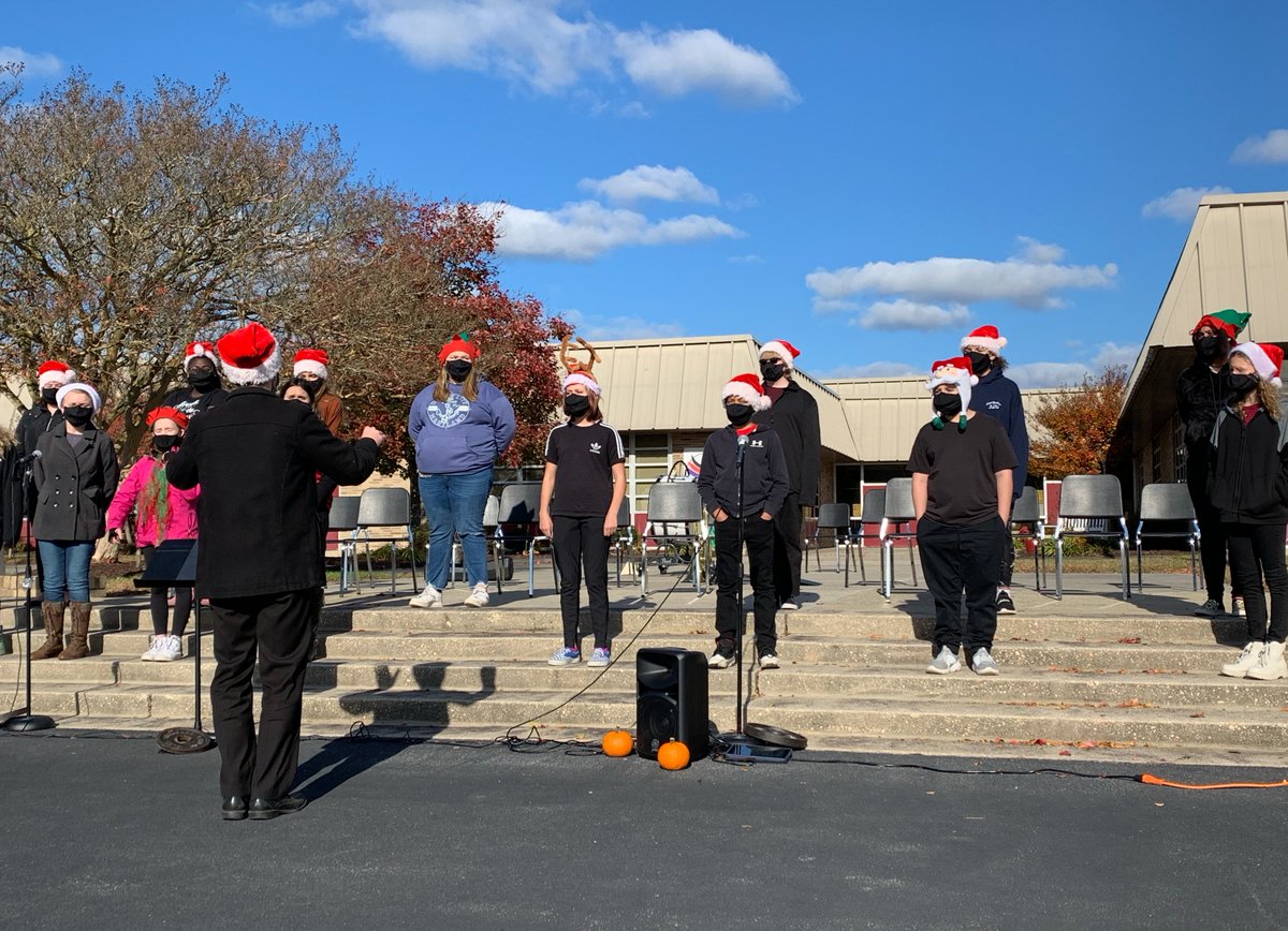 TJMillsWCPS's tweet photo. SHMS outdoor Choral concert today for American Ed Week! They were on fire! (Not literal fire, as it was the coldest day of the year!)๐ They sounded so great! #GleeIsBack @shmseagles @WorcesterSystem @msdefinearts https://t.co/e2H4rF3eBz