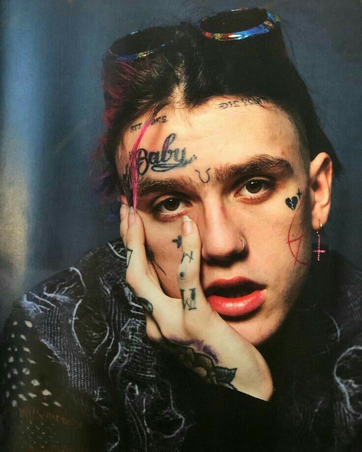 brillarasxti's tweet photo. Él es la prueba no viviente de que la mierda del mundo te puede matar. 

~4 años sin ti~ #lilpeep https://t.co/3L8fHgX1s7