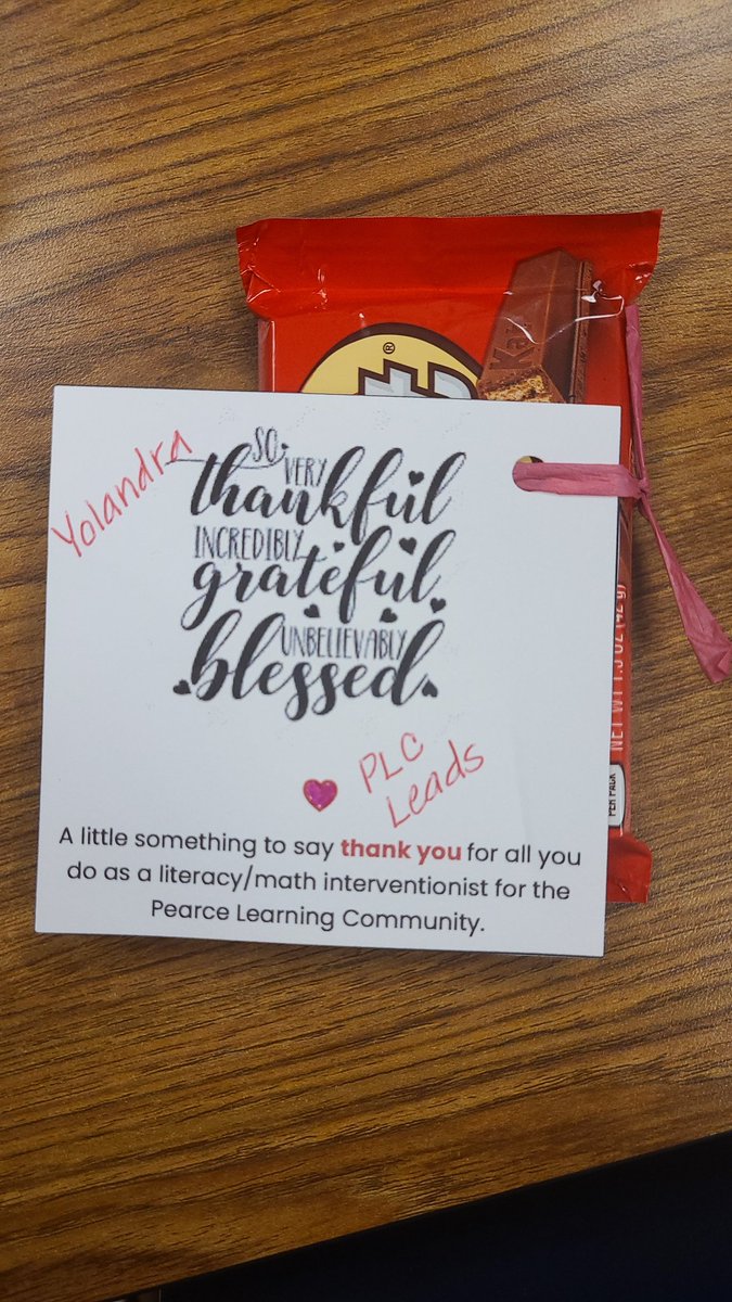 Mrs_Huff2's tweet photo. #RISDBecause Thanksgiving break is right around the corner, I'm Thankful for our Pearce PLC Leads @kippyknapp1, @LockedTeacher88, and @LSilverthorn for the sweet treat with #RISDLitandInter https://t.co/lkT38Qi4bd
