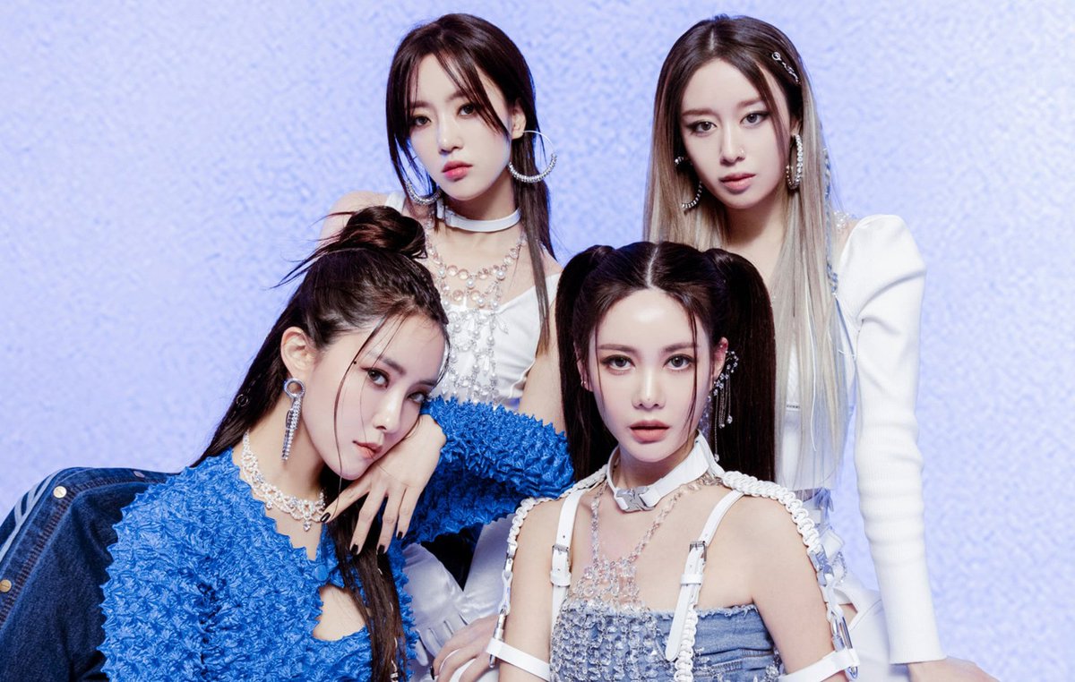bchartsnet's tweet photo. ELAS VOLTARAM! Com os mesmos compositores de "Day By Day" e "Cry Cry", T-ARA retorna após quatro anos com "TIKI TAKA". Esse também é o primeiro lançamento do quarteto desde a sua saída da MBK Entertainment, sua gravadora desde o debut. https://t.co/COeifNBVnN https://t.co/A1mYqdB7qa