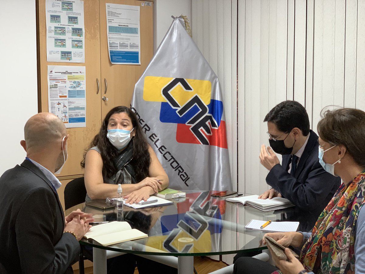 taniadamelio's tweet photo. En estos momentos nos encontramos reunidos con los representantes del Centro Carter, Andrea Nelli, Salvador Romero y Mercê Castells. 
#EleccionesRegionalesyMunicipales2021 https://t.co/E6MuFCYWP0