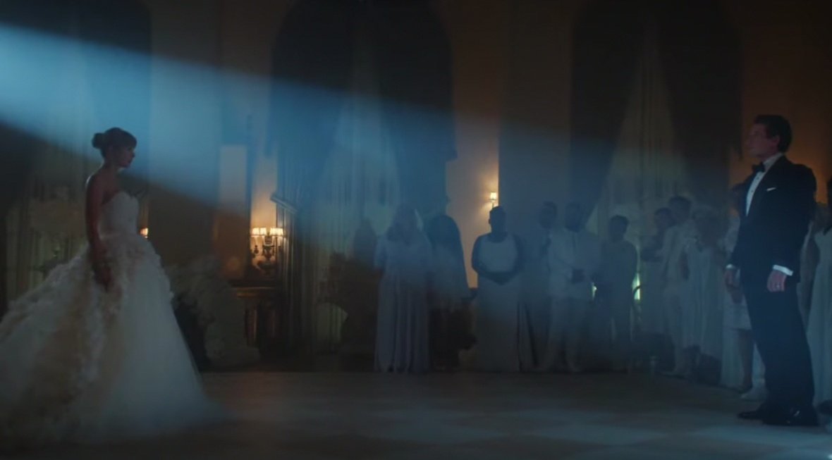 0nthebleachers's tweet image. CAN WE PLEASE TALK ABOUT HOW THE SPOTLIGHT IS ON HIM BUT IT COMES FROM TAYLOR'S DIRECTION BECAUSE HE LITERALLY WANTED HER TO BE 'A NEVER-NEEDY EVER-LOVELY JEWEL, WHOSE SHINE REFLECTS ON YOU' #IBetYouThinkAboutMe