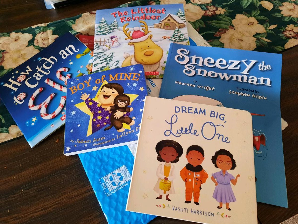 MessagesProject's tweet photo. Special delivery! These books just arrived from donors Sherry and Jimmy King...just in time. We're filming holiday messages with moms today.
Interested in sending books? You can shop from our Amazon Wish List, and your order will be sent directly to us.
https://t.co/pZR7vgCVg4 https://t.co/sugeNC1T5b