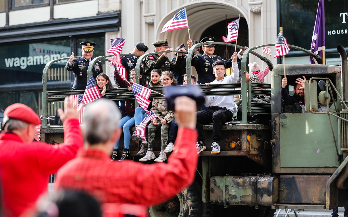 353CivilAffairs's tweet photo. Some of our @USArmyReserve #Soldiers participated in the 102nd Annual Veterans Day Parade in #nyc. Our @353CivilAffairs team members joined 200 different organizations, marching up 5th Avenue from 29th to 45th Street in the #veteransdayparade. 📸 by Sgt. Hubert Delany https://t.co/kQzlsb6GxO