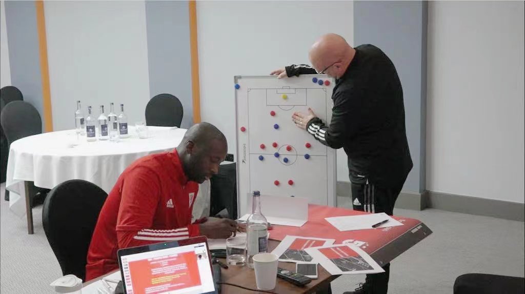 Yaya Touré tweet media